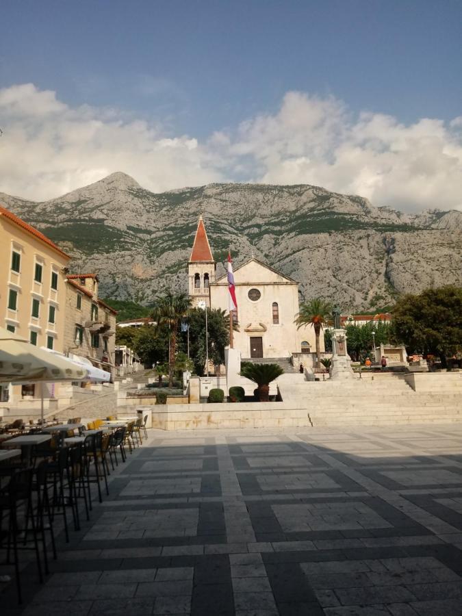 Apartment Lukas Galileo Izuzetan Makarska Exterior photo